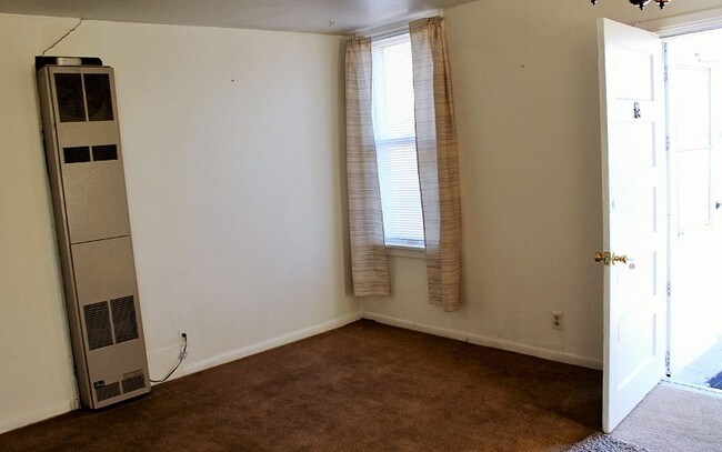 Building Photo - 929.5 Clark St