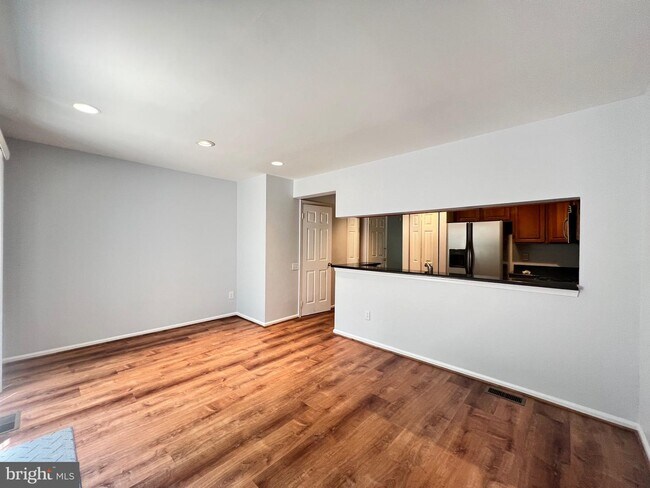 Building Photo - 6527 Cypress Point Rd