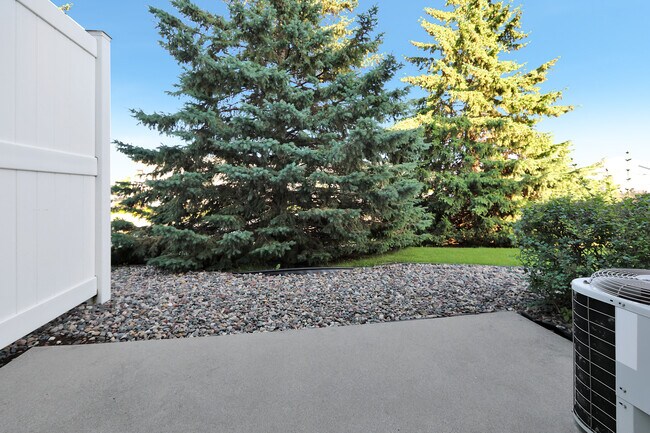 Building Photo - 17397 Glacier Way
