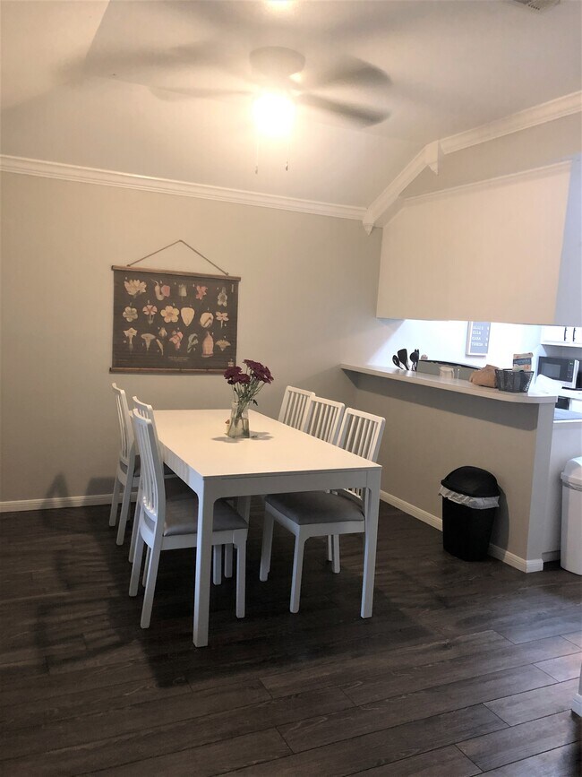 Dining Area - 1226 Bagby Ave
