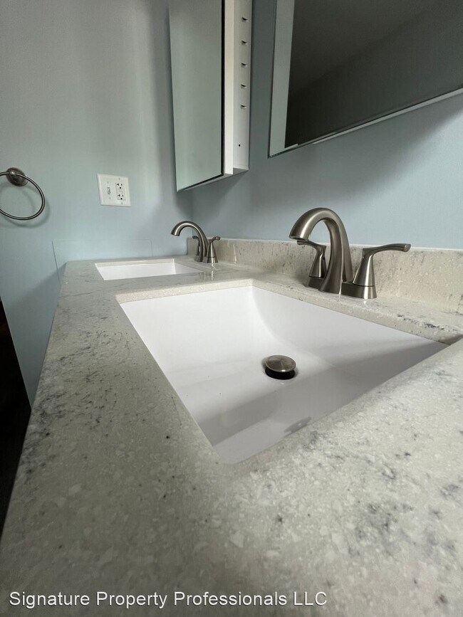 Foto del edificio - 3 br, 1 bath House - 902 Main Street