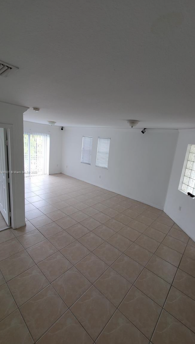 Building Photo - 8804 NW 109th Pl