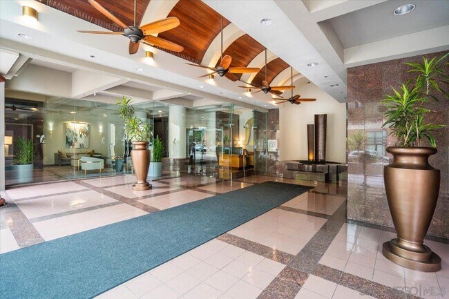 Foto del edificio - 200 E Harbor Dr