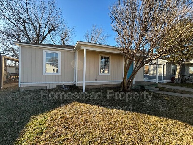 Building Photo - 509 Tinker Dr