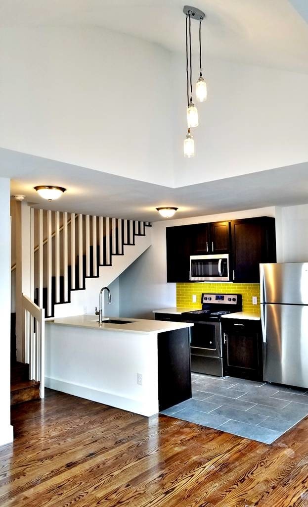 Building Photo - Junius Apartments