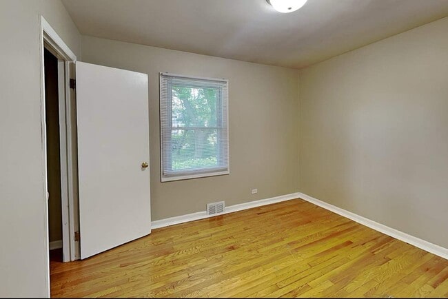 Foto del edificio - 321 S Yale Ave