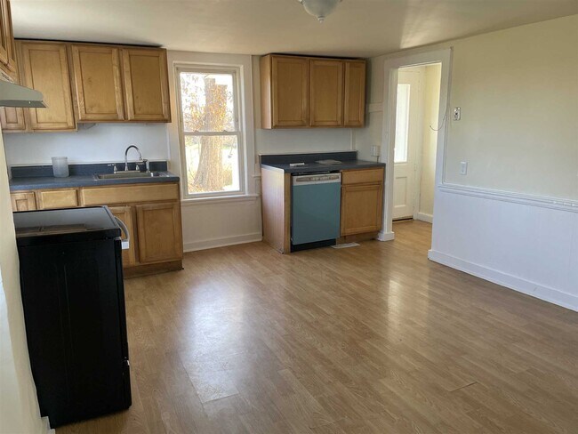 Foto del edificio - 48 Goose Pond Ln
