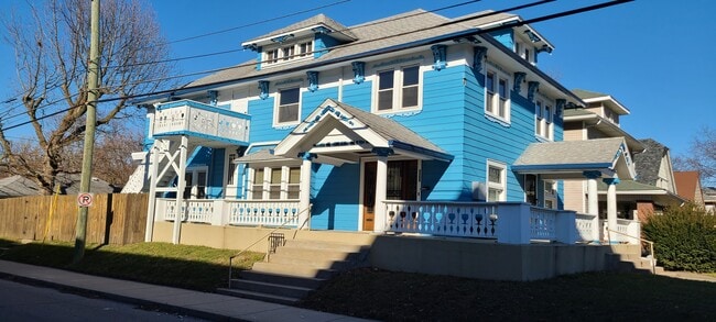 Building Photo - 1102 N Oakland Ave