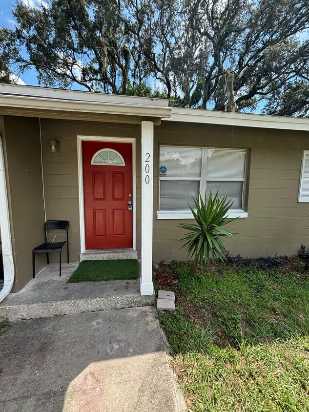 Primary Photo - 200 Magnolia St