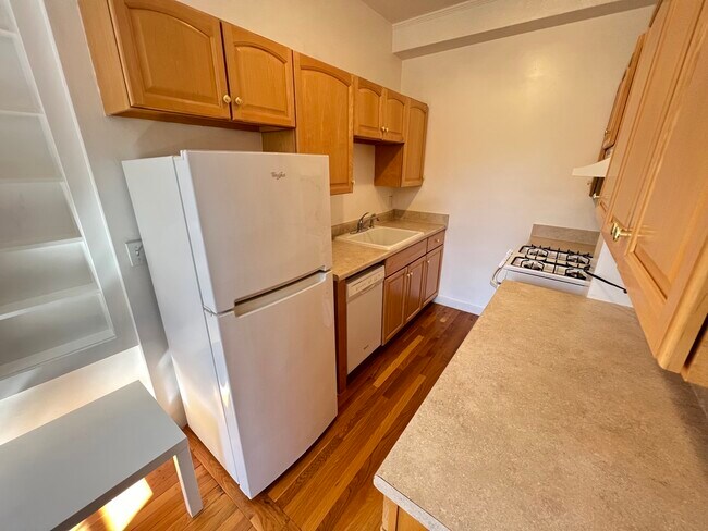Building Photo - 16 Chauncy St