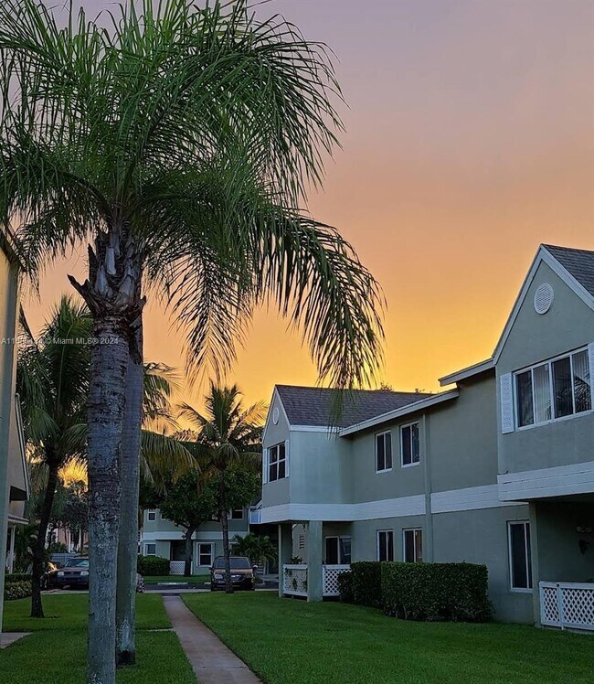 Foto del edificio - 17425 NW 67th Pl