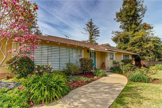 Foto del edificio - 2402 N Grand Ave