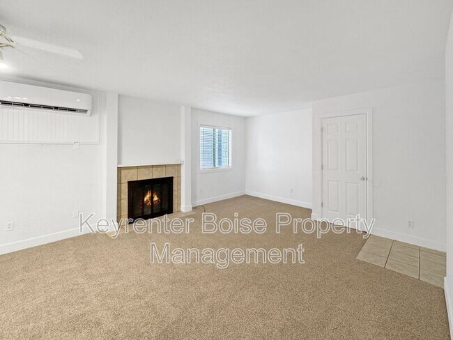 Foto del edificio - 7066 W Colehaven Ln