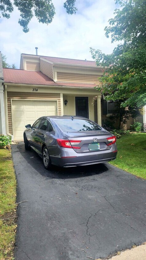 Foto principal - 374 W Birchwood Ave