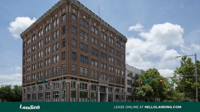 Building Photo - 1827 1st Ave N