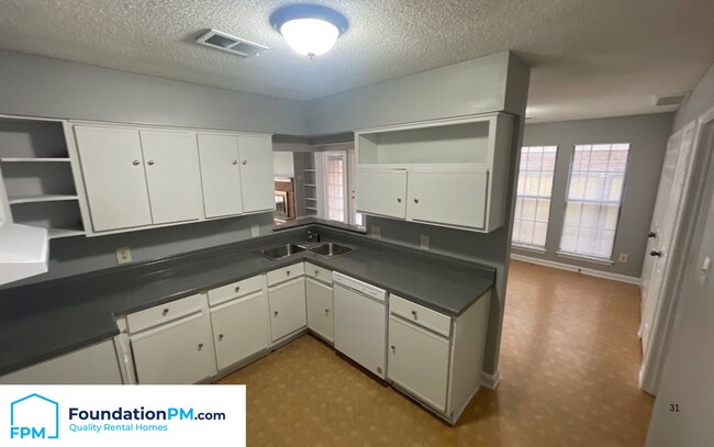 Foto del edificio - 8265 Cedar Chest Dr