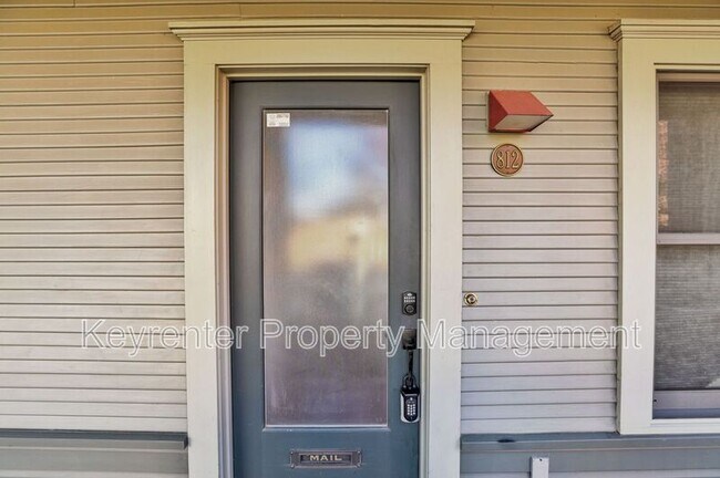 Foto del edificio - 812 NW 7th St