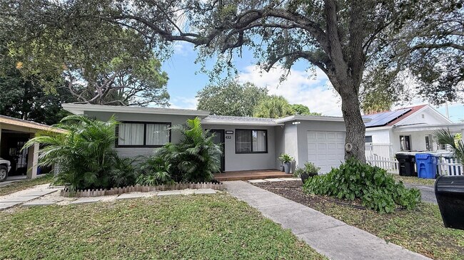 Foto del edificio - 433 NW 15th Way