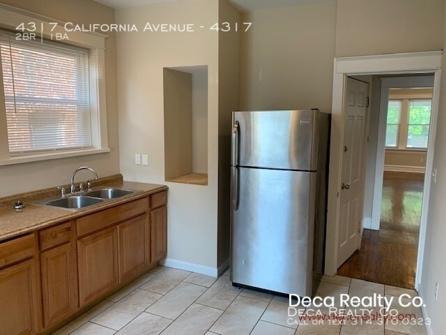 Building Photo - 2 Bedroom Apartment
