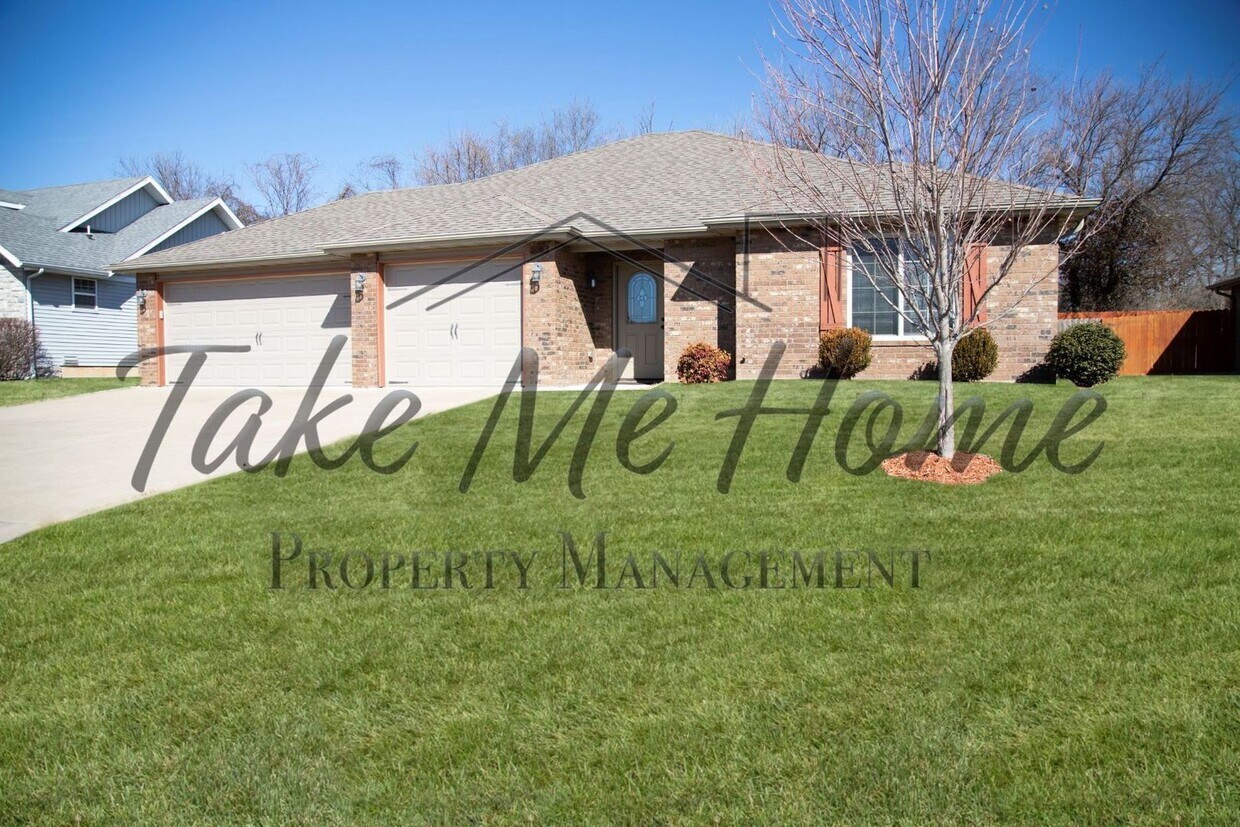 Primary Photo - Beautiful 3 Bedroom w/ 3 Car Garage