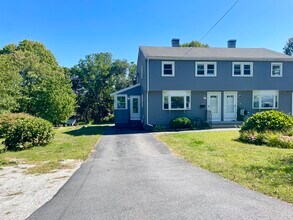 Building Photo - 3 Tufts Ln