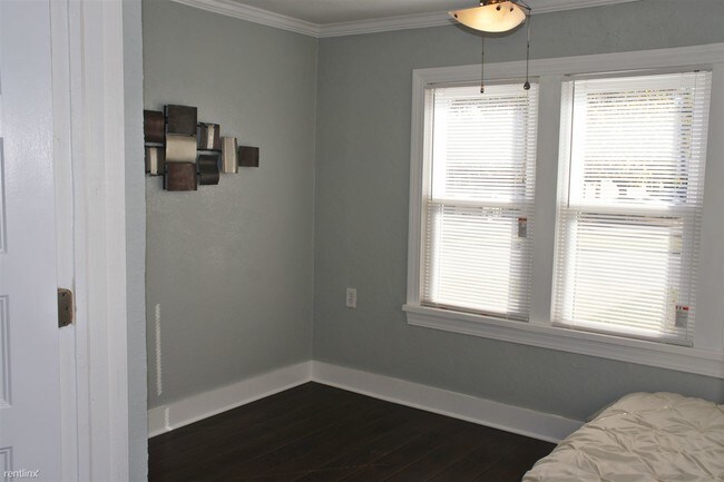 Building Photo - 717 Culbertson Dr