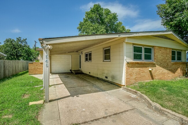 Building Photo - 545 Riverview Ave