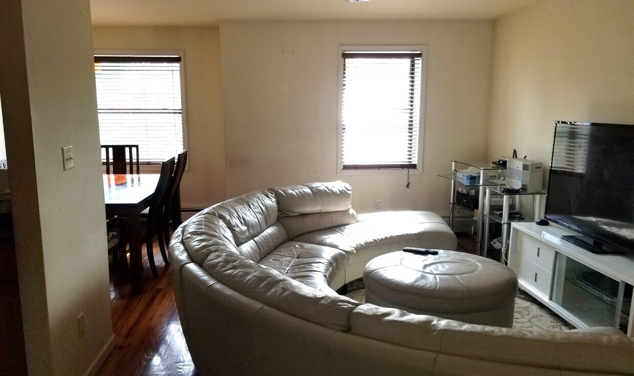Living Room - 560 Van Siclen Ave