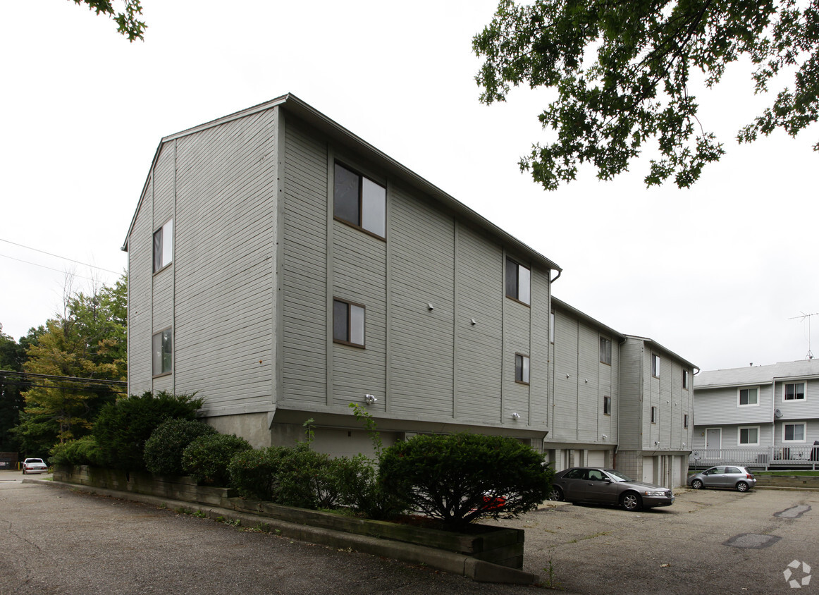 Building Photo - 1016-1036 Clyde Ave