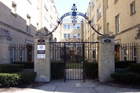 Primary Photo - 4413 N Greenview Ave