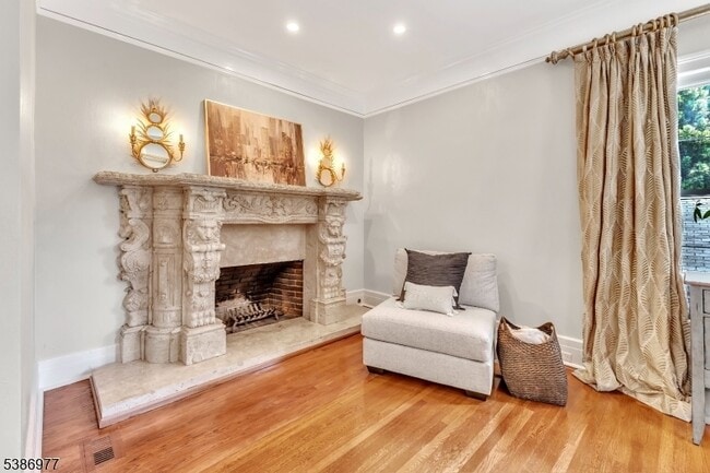 Photo - 65 S Mountain Ave House