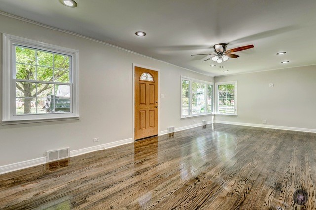 Foto del edificio - 909 E Oakton St