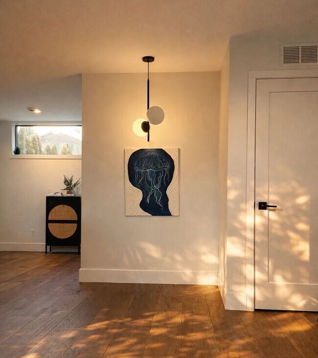 Building Photo - New Construction! Fully Furnished