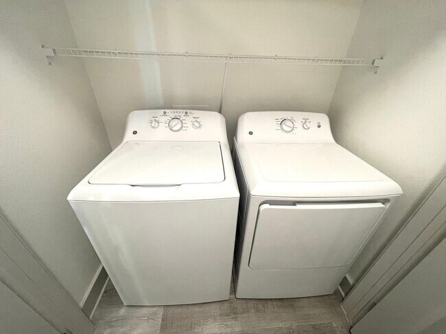 Building Photo - 8110 Blue Goose Rd