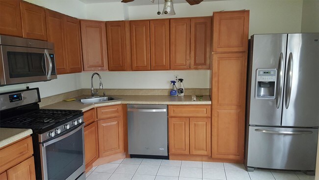 Foto del edificio - 1061 E 94th St