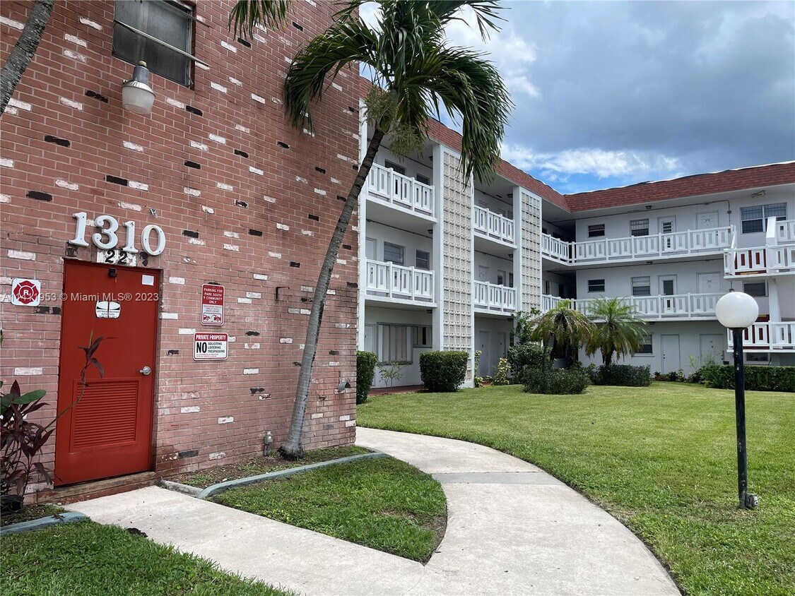 Primary Photo - 1310 NW 43rd Ave