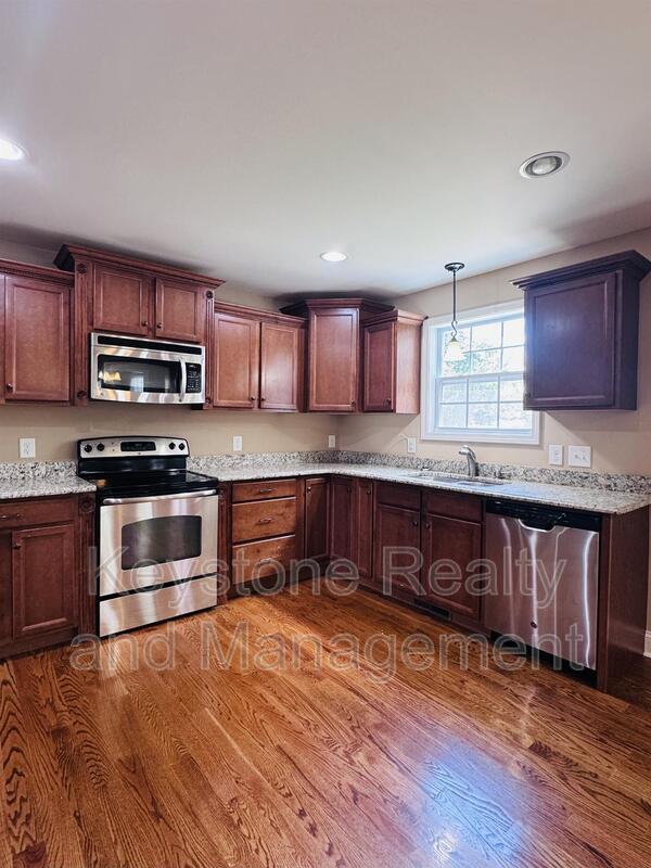 Building Photo - 2469 Senseney Dr