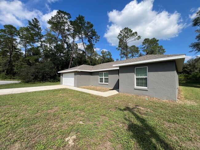 Foto del edificio - Available October 15th! BEAUTIFUL 3 BD/2BA...