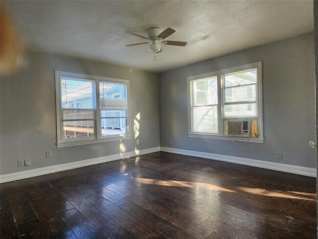 Building Photo - 1215 38th St