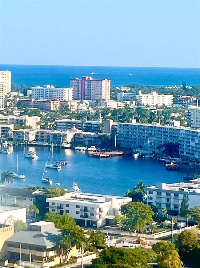 Building Photo - 1745 E Hallandale Beach Blvd