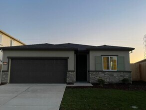 Building Photo - 4250 Lasalle Dr