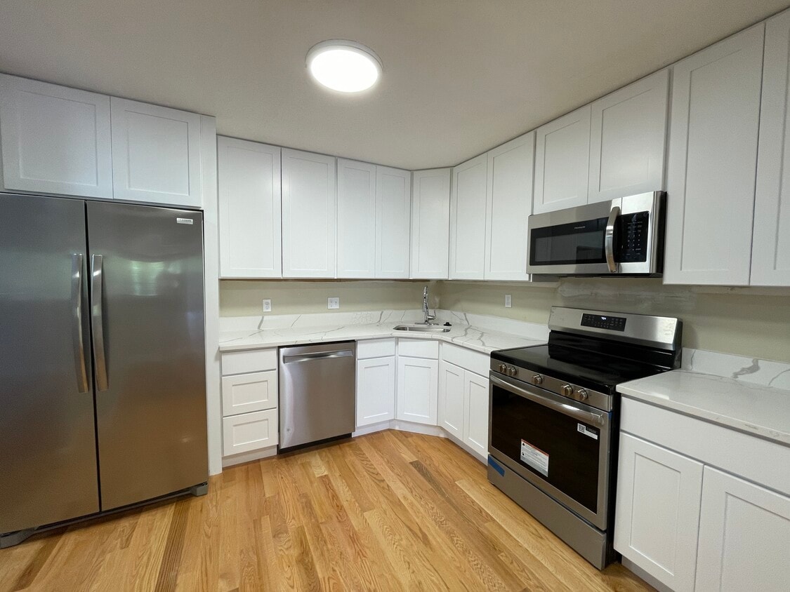 Foto principal - 1850 Beacon St