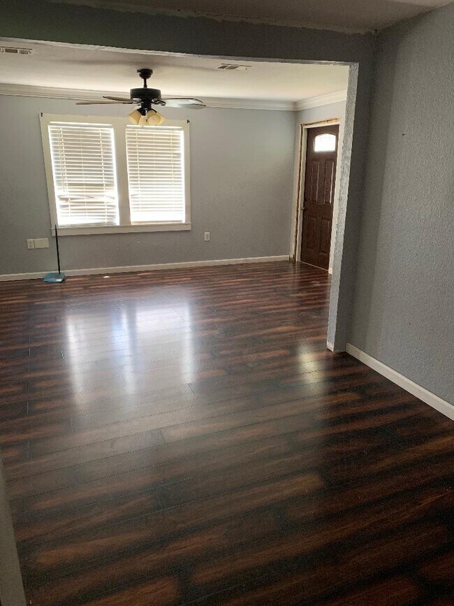 Foto del edificio - 915 Center Street