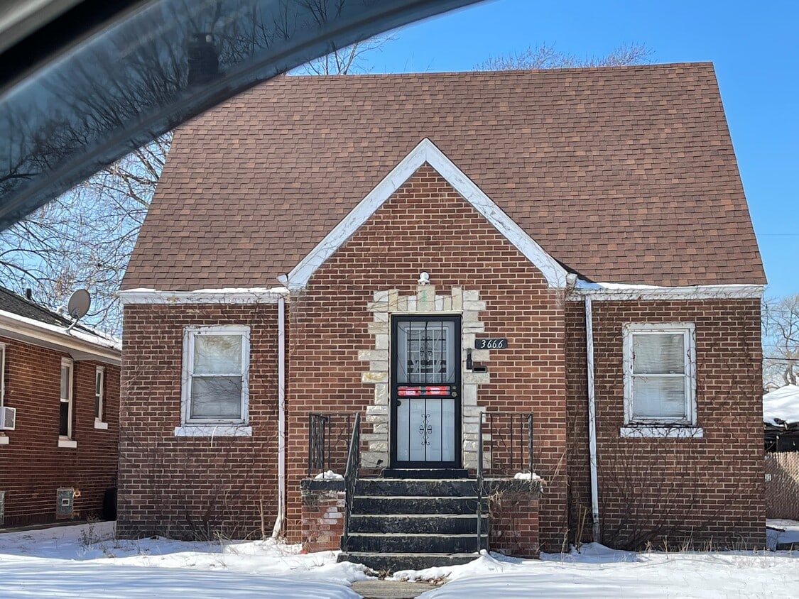 Front of home - 3666 Madison St