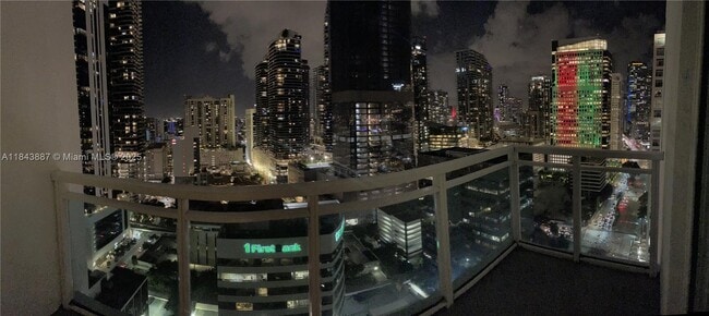 Building Photo - 951 Brickell Ave