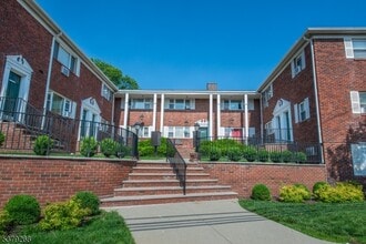 Building Photo - 101 N Beverwyck Rd