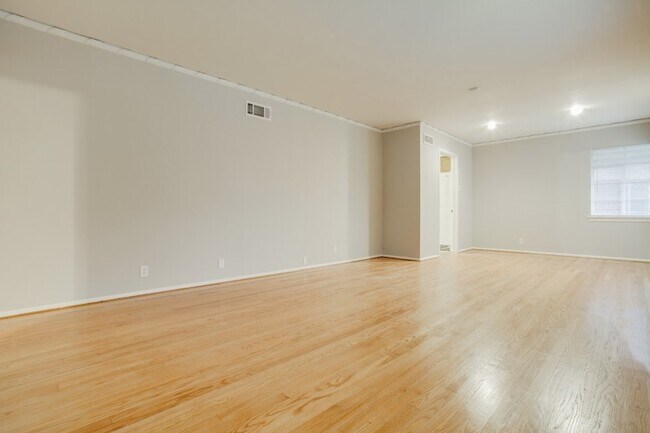 Foto del edificio - 6514 Winton St