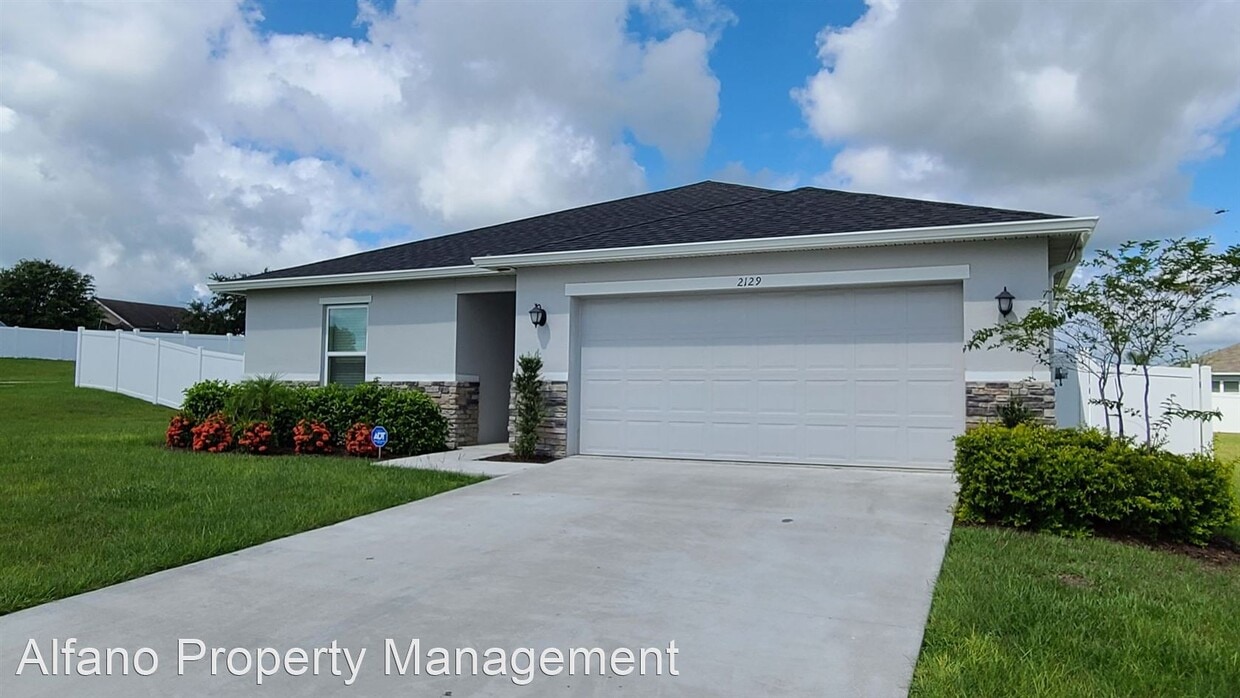 Primary Photo - 4 br, 2 bath House - 2129 Ficus St.