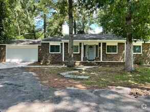 Building Photo - 133 Sylvan Dr