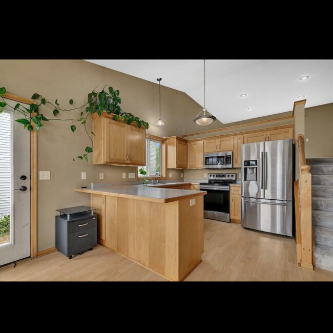 Building Photo - 400 Pheasant Dr
